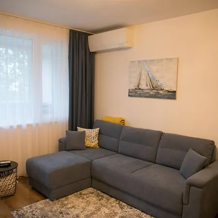 Sea View Apartman *